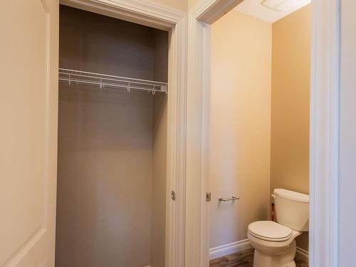 6921 Cardinal Wynd, Edmonton, AB - Indoor Photo Showing Bathroom