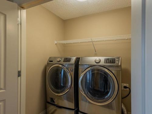 6921 Cardinal Wynd, Edmonton, AB - Indoor Photo Showing Laundry Room