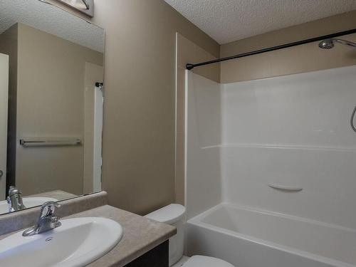 6921 Cardinal Wynd, Edmonton, AB - Indoor Photo Showing Bathroom