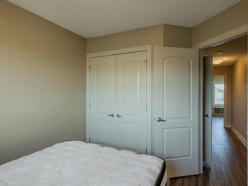 6921 Cardinal Wynd, Edmonton, AB - Indoor Photo Showing Bedroom