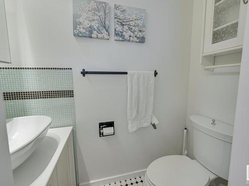 118 Primrose Gardens, Edmonton, AB - Indoor Photo Showing Bathroom