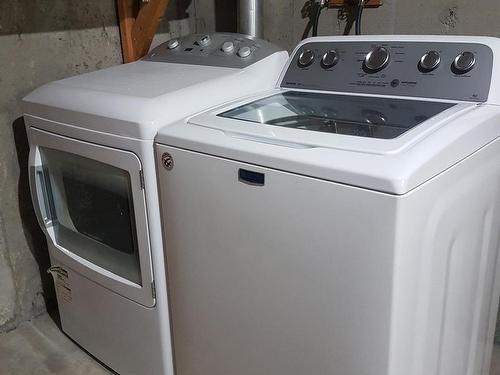 118 Primrose Gardens, Edmonton, AB - Indoor Photo Showing Laundry Room