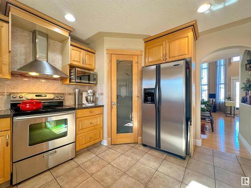 7415 169 Avenue, Edmonton, AB - Indoor Photo Showing Kitchen