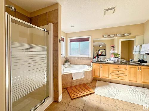 7415 169 Avenue, Edmonton, AB - Indoor Photo Showing Bathroom