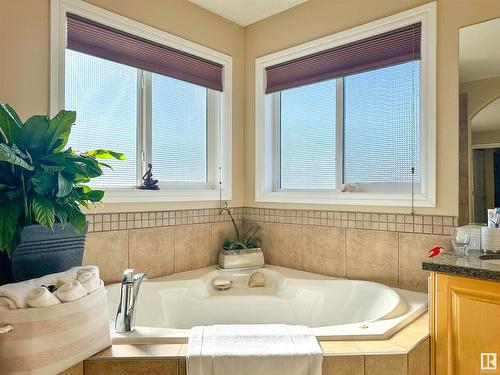 7415 169 Avenue, Edmonton, AB - Indoor Photo Showing Bathroom