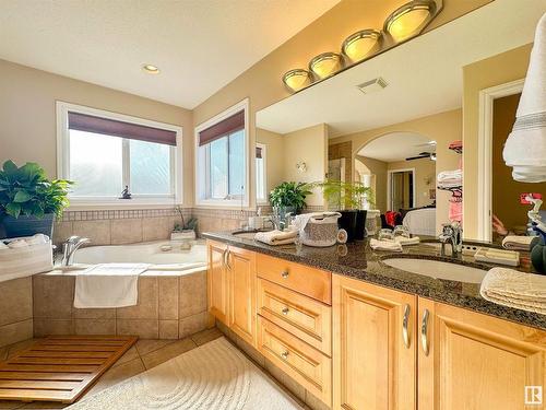 7415 169 Avenue, Edmonton, AB - Indoor Photo Showing Bathroom