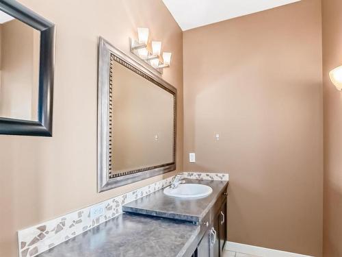 22 2565 Hanna Crescent, Edmonton, AB - Indoor Photo Showing Bathroom