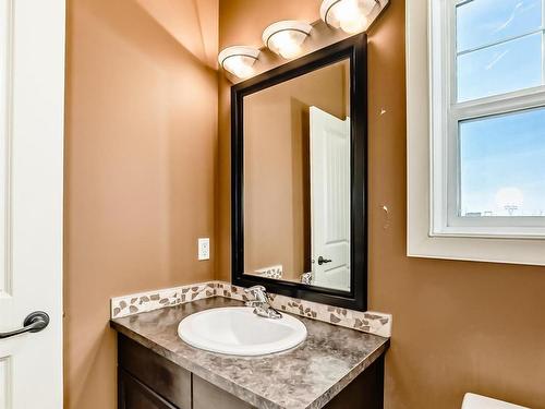 22 2565 Hanna Crescent, Edmonton, AB - Indoor Photo Showing Bathroom