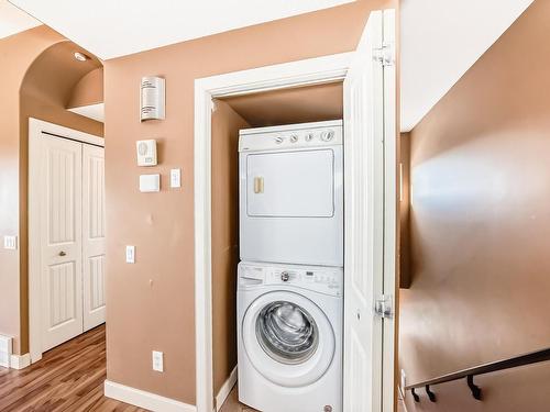 22 2565 Hanna Crescent, Edmonton, AB - Indoor Photo Showing Laundry Room