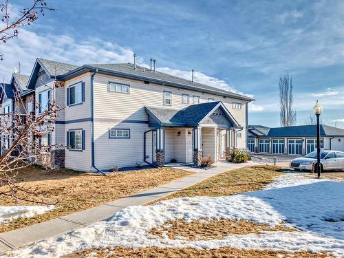 22 2565 Hanna Crescent, Edmonton, AB - Outdoor