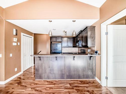 22 2565 Hanna Crescent, Edmonton, AB - Indoor Photo Showing Kitchen