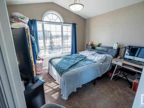 #20 Spruce Boulevard, Leduc, AB - Indoor Photo Showing Bedroom