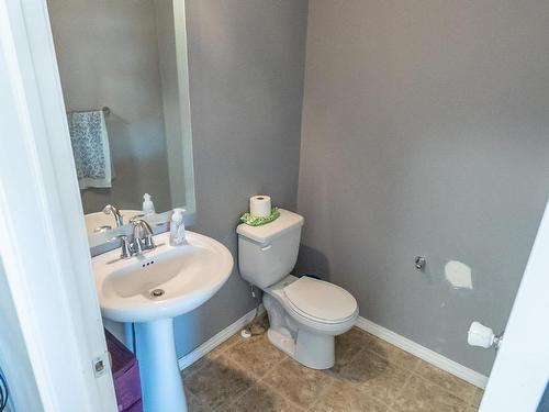 #20 Spruce Boulevard, Leduc, AB - Indoor Photo Showing Bathroom