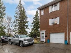 17060 67 Avenue  Edmonton, AB T5T 1Y8