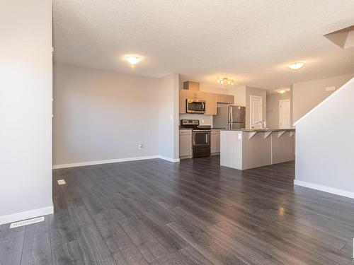 2590 Casey Way, Edmonton, AB - Indoor Photo Showing Kitchen