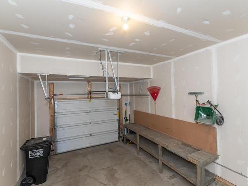 2590 Casey Way, Edmonton, AB - Indoor Photo Showing Garage