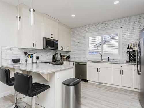 3730 8 Avenue, Edmonton, AB - Indoor Photo Showing Kitchen With Upgraded Kitchen