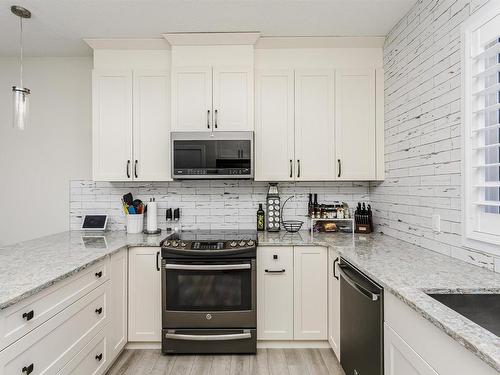 3730 8 Avenue, Edmonton, AB - Indoor Photo Showing Kitchen With Stainless Steel Kitchen With Upgraded Kitchen