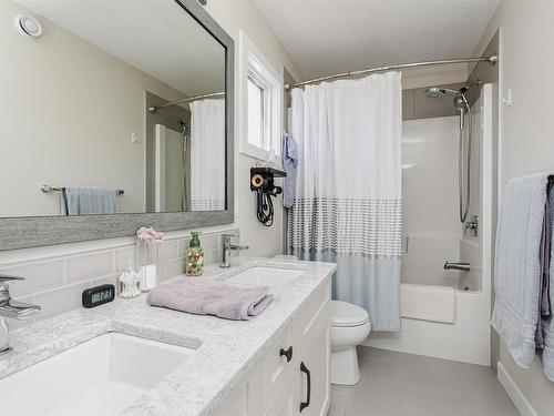 3730 8 Avenue, Edmonton, AB - Indoor Photo Showing Bathroom