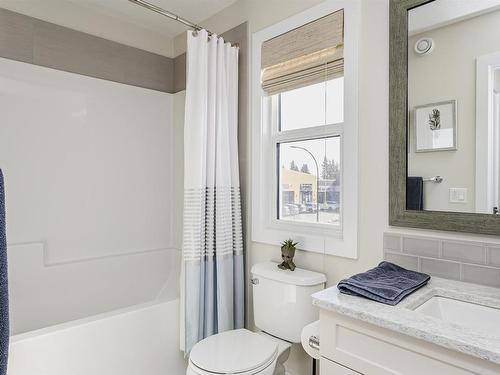 3730 8 Avenue, Edmonton, AB - Indoor Photo Showing Bathroom