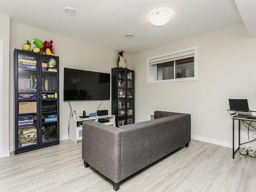 3730 8 Avenue, Edmonton, AB - Indoor