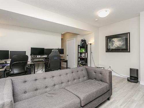 3730 8 Avenue, Edmonton, AB - Indoor Photo Showing Other Room