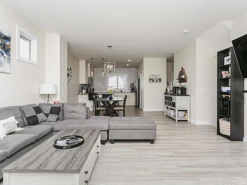 3730 8 Avenue, Edmonton, AB - Indoor Photo Showing Living Room