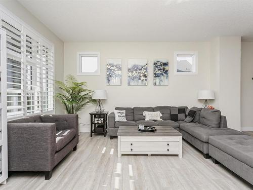 3730 8 Avenue, Edmonton, AB - Indoor Photo Showing Living Room