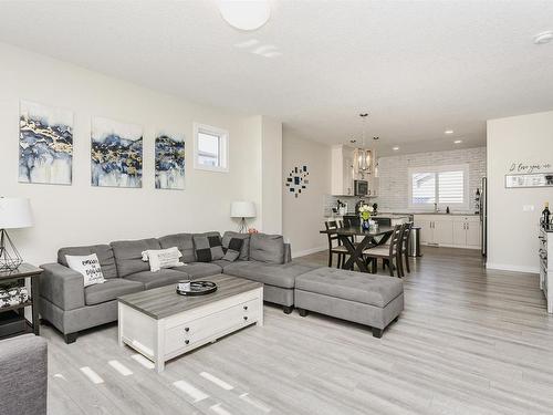 3730 8 Avenue, Edmonton, AB - Indoor Photo Showing Living Room