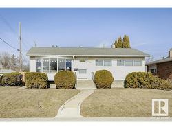 7612 75 Avenue  Edmonton, AB T6C 0G3