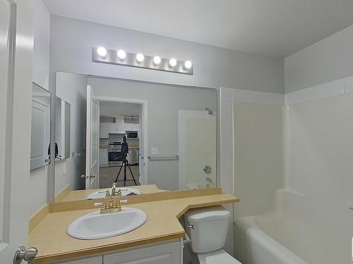 105 245 Edwards Drive, Edmonton, AB - Indoor Photo Showing Bathroom