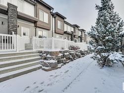 4 2215 24 Street  Edmonton, AB T6T 1A6