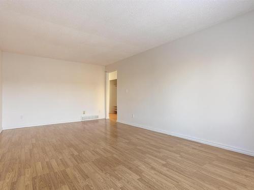 17929 63A Avenue, Edmonton, AB - Indoor Photo Showing Other Room