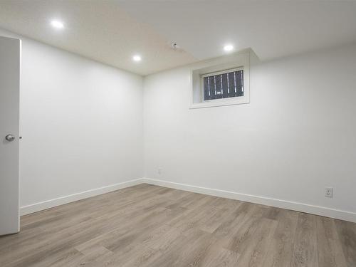 17929 63A Avenue, Edmonton, AB - Indoor Photo Showing Other Room