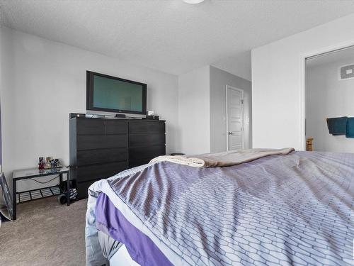 21979 90 Avenue, Edmonton, AB - Indoor Photo Showing Bedroom