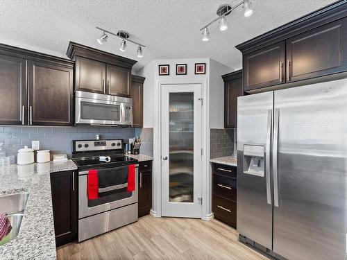 21979 90 Avenue, Edmonton, AB - Indoor Photo Showing Kitchen