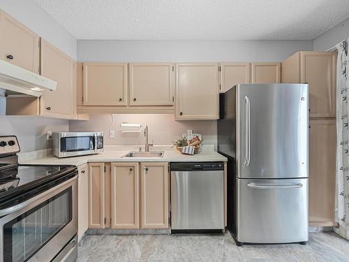 18036 96 Avenue, Edmonton, AB - Indoor Photo Showing Kitchen