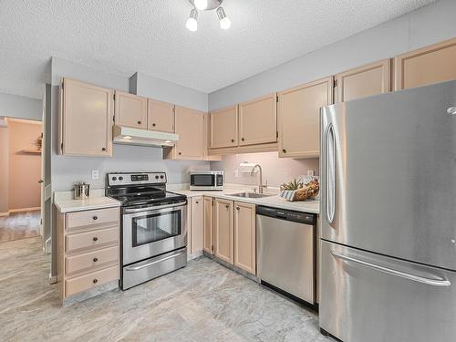 18036 96 Avenue, Edmonton, AB - Indoor Photo Showing Kitchen