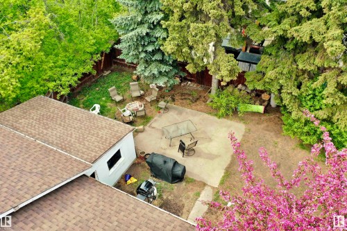 10202 76 Street, Edmonton, AB - Outdoor