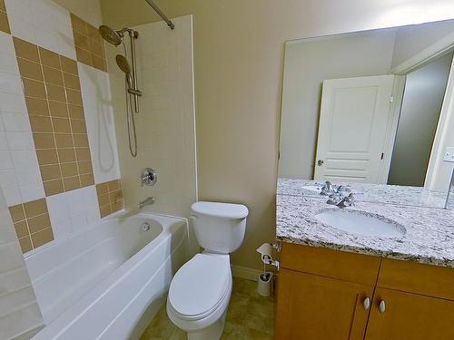 103 Caldwell Way, Edmonton, AB - Indoor Photo Showing Bathroom