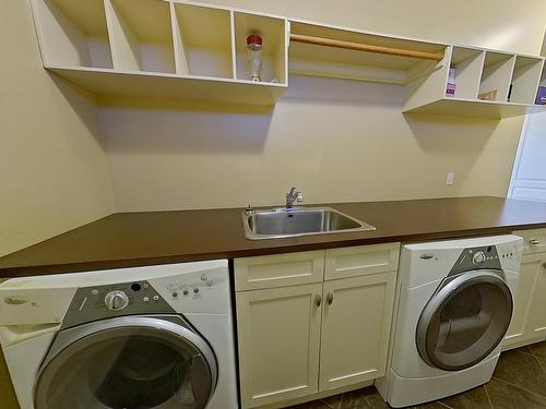 103 Caldwell Way, Edmonton, AB - Indoor Photo Showing Laundry Room