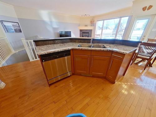 103 Caldwell Way, Edmonton, AB - Indoor Photo Showing Kitchen With Double Sink