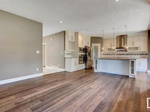 1044 Armitage Crescent, Edmonton, AB - Indoor Photo Showing Kitchen