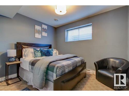 1044 Armitage Crescent, Edmonton, AB - Indoor Photo Showing Bedroom