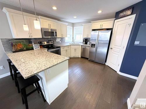 26 Hope Common, Spruce Grove, AB - Indoor Photo Showing Kitchen With Double Sink