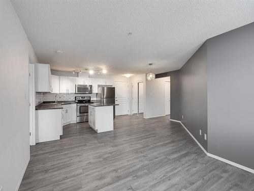 340 301 Clareview Station Drive, Edmonton, AB - Indoor Photo Showing Kitchen