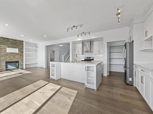 21351 96 Avenue, Edmonton, AB - Indoor Photo Showing Kitchen With Upgraded Kitchen