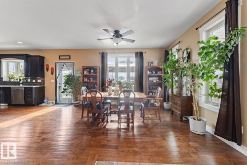4929 58 Avenue, Cold Lake, AB - Indoor Photo Showing Dining Room