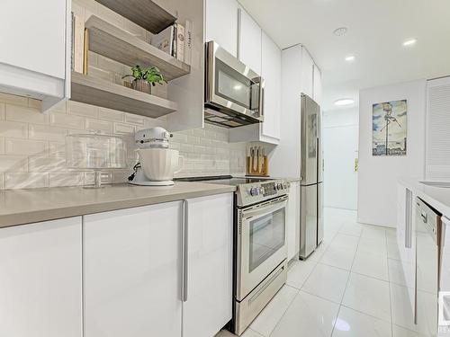 204 9909 110 Street, Edmonton, AB - Indoor Photo Showing Kitchen With Upgraded Kitchen