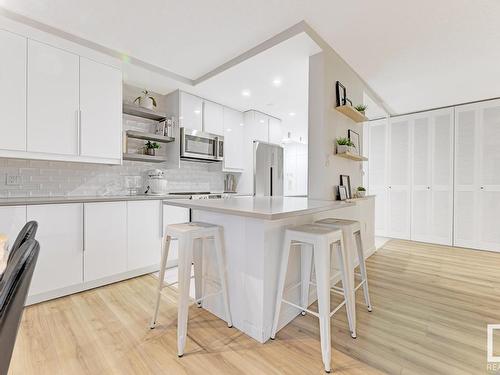 204 9909 110 Street, Edmonton, AB - Indoor Photo Showing Kitchen With Upgraded Kitchen